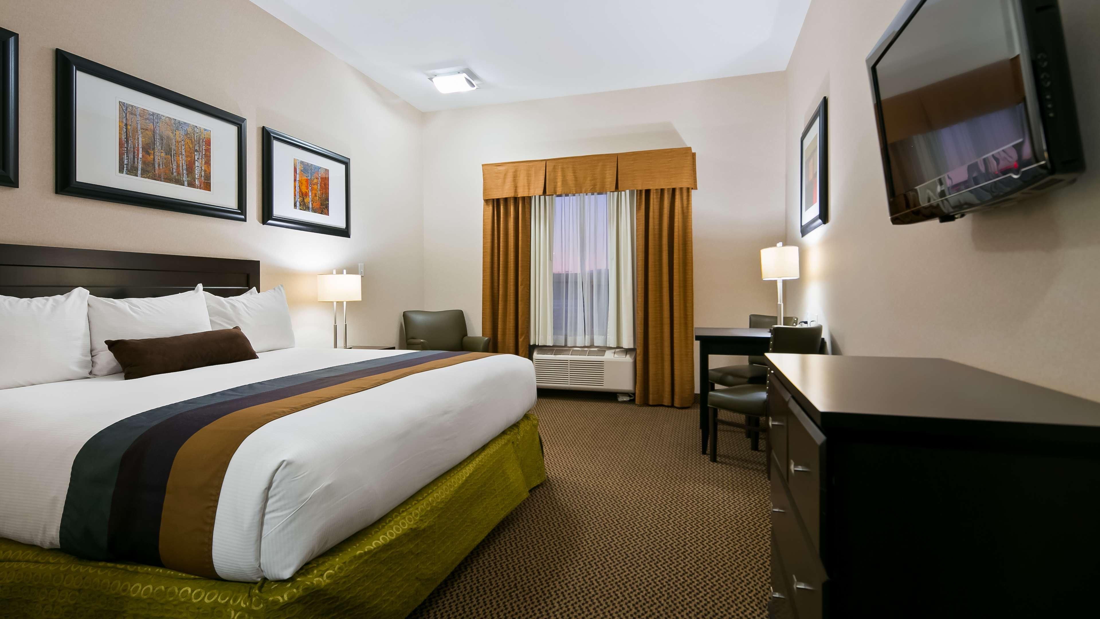 Best Western Wainwright Inn & Suites Exterior photo