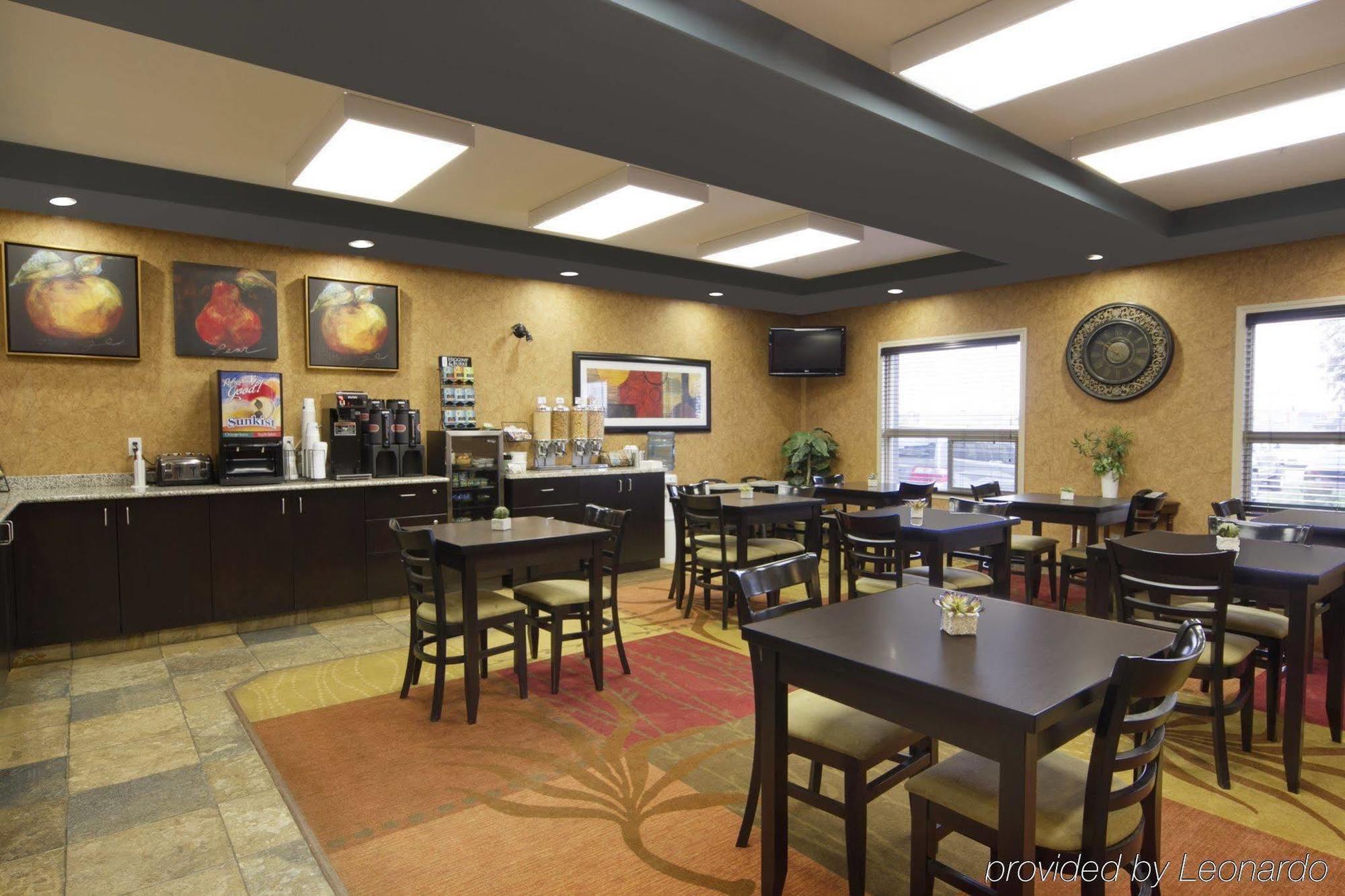 Best Western Wainwright Inn & Suites Exterior photo
