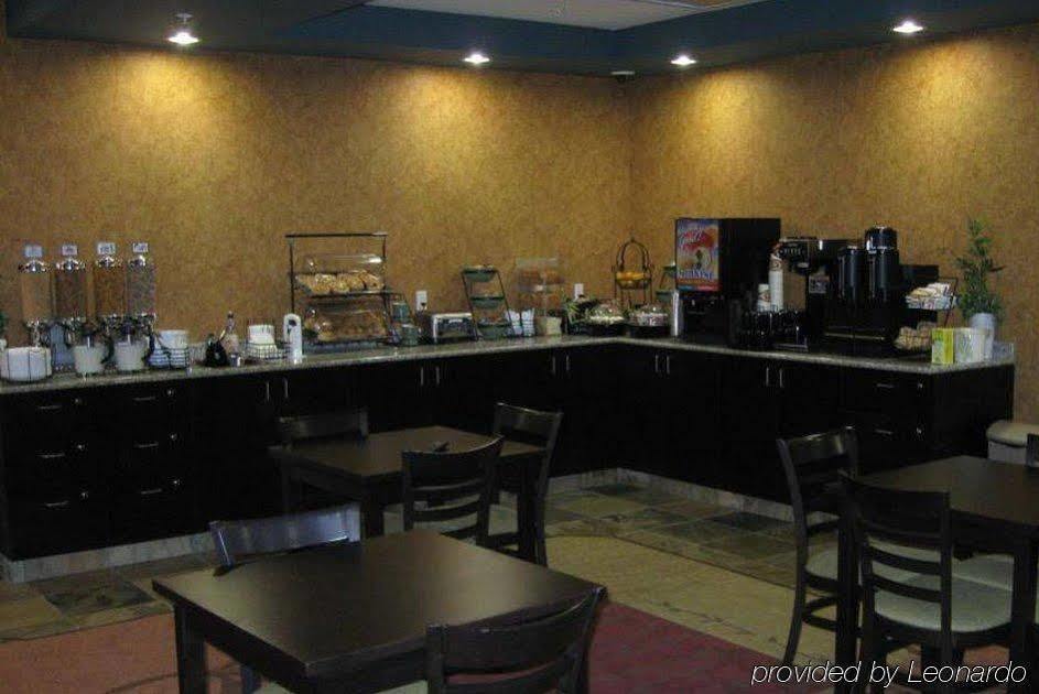 Best Western Wainwright Inn & Suites Exterior photo